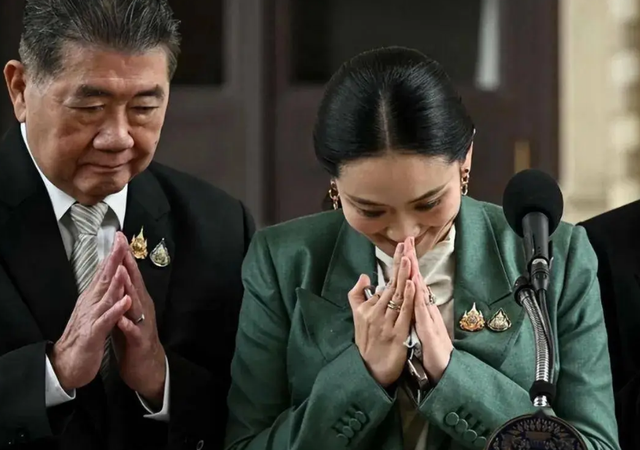 反贪调查启动，佩通坦可能面临三种结局，关键时刻，洪森把泰柬边境的锅扣在日本头上，暗示让其介入帮忙