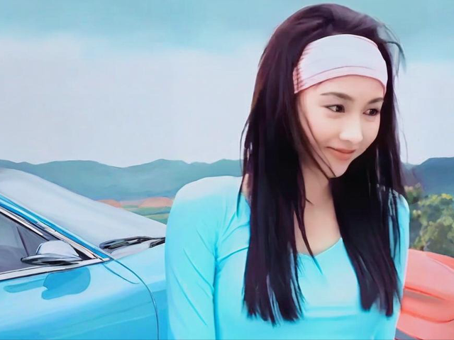 被老头“糟蹋”的3位女星，个个美艳动人，却鲜花插在牛粪上！