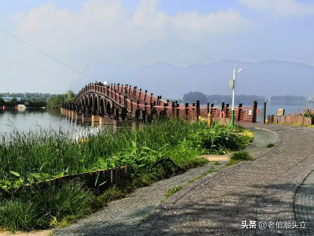 冬天的早上 晒着太阳从大观楼徒步到西山茶马花街 是什么样的感受？