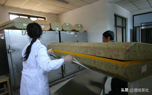 86岁老太去世遗体没人管！生前和丈夫AA，死后子女却都不愿尽孝