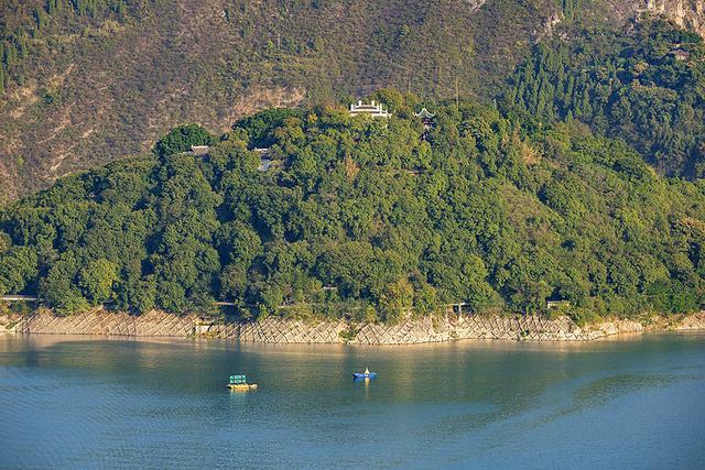 2024深秋四川行16 奉节县夔门大酒店 揽月楼凭栏夔门雄景入画来​