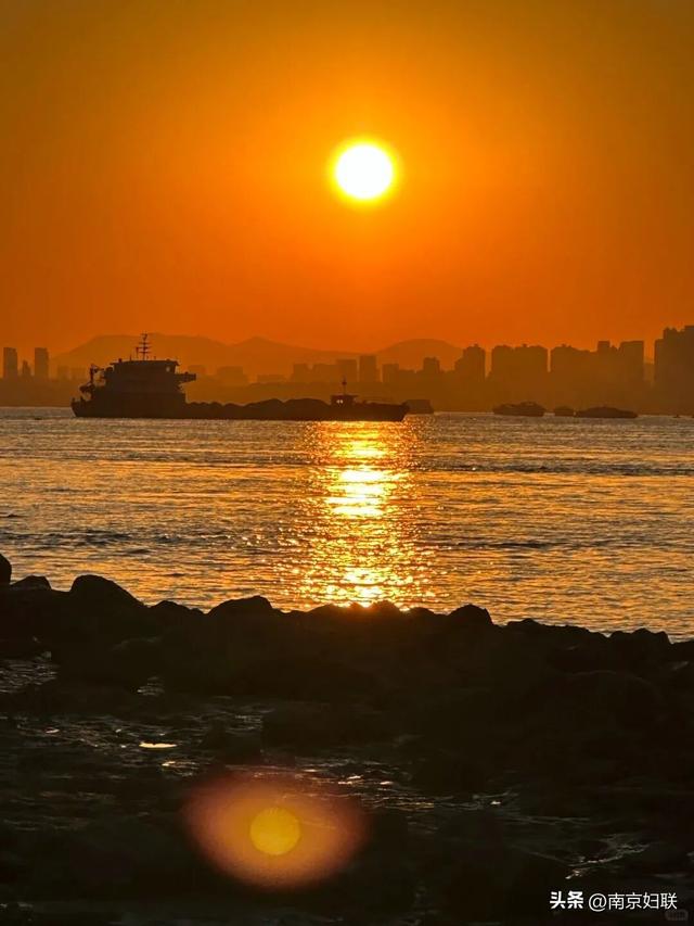 日暮下的金陵，绝美！