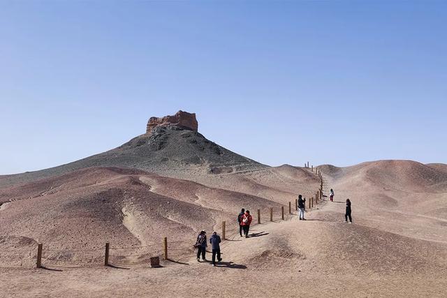 敦煌之旅:立于阳关感受寂静震撼