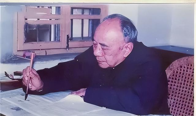 覃应机：广西壮族自治区人民政府原主席、自治区政协原主席