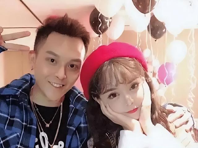 四婚三离、未婚先孕，手撕亲妈，整容33次，26岁的她咋疯成这样?