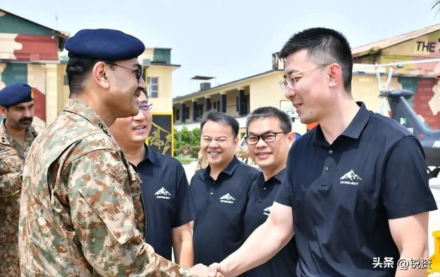 巴基斯坦一夜变天！总统总理双双让步	，33年的军政府阴影重现？