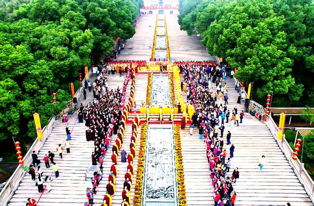 银杏鎏金，灵山胜境的璀璨之约