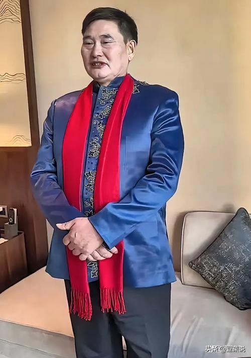 人在做天在看！被传“跳楼身亡”的大衣哥，这次终于不再选择沉默