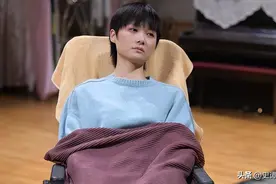 5位超女现状：李宇春身患重病，何洁卑微求上浪姐，张靓颖被骗6亿图片