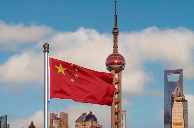 欧盟对华依赖比美更甚，冯德莱恩拒绝特朗普，连中国名字都不敢提