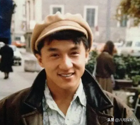 善恶终有报，把儿子养废，任由私生女拾荒的成龙，终为荒唐买单