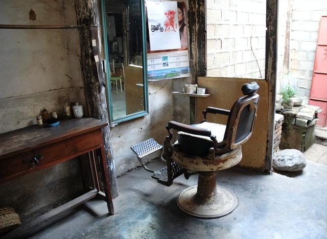理发店迎来“倒闭潮”！明明没有电商冲击，为啥把自己逼上绝路？
