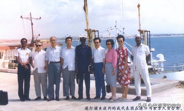 购买中国战斗机不给钱，7次追债都没还，这个嚣张小国报应来了