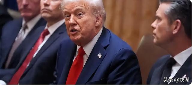 特朗普到底在犹豫什么？美军摆好阵对委内瑞拉，咋就不敢真动手？