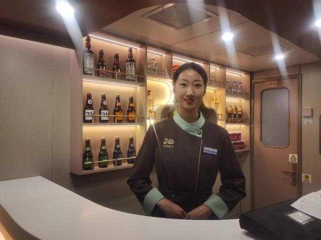 黑龙江开行首趟“悠享龙江·银旅号”适老化旅游专列