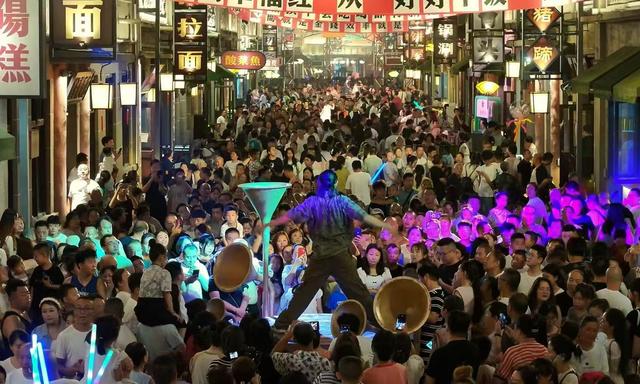 昔阳红旗一条街“那年昔阳”70S沉浸式街区：用“新业态+沉浸式体验”解锁文旅转型新密码