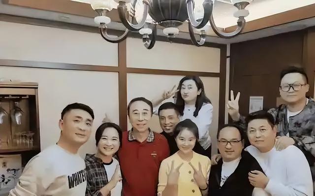 消失春晚3年，退综艺解散公司，手握88亿票房的贾玲，如今太意外