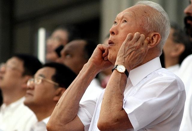 新加坡前总理大胆预言：中国已经“老”了，将来经济会被印度超越