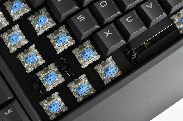 机械键盘中的红轴、青轴、茶轴、黑轴有什么区别？看完涨知识了