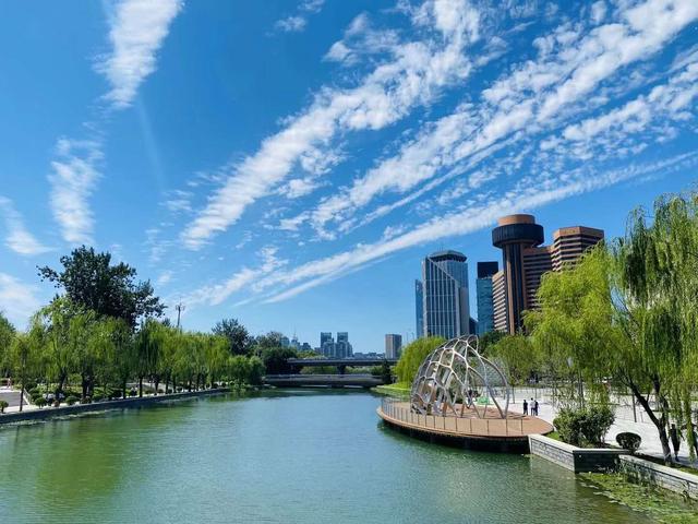 人人嫌弃的臭河，商家都不愿开门，如今却成“国家级”夜间地标