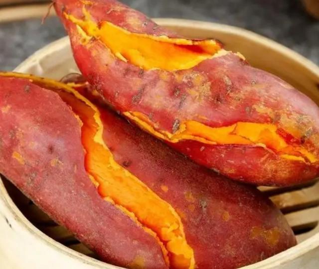 李兰娟直言：天冷经常吃蒸红薯的人，不用几个月，身体或有5变化