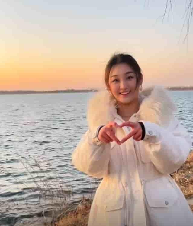 离婚4年，陈亚男和朱小伟的生活天差地别，背后的真相太现实