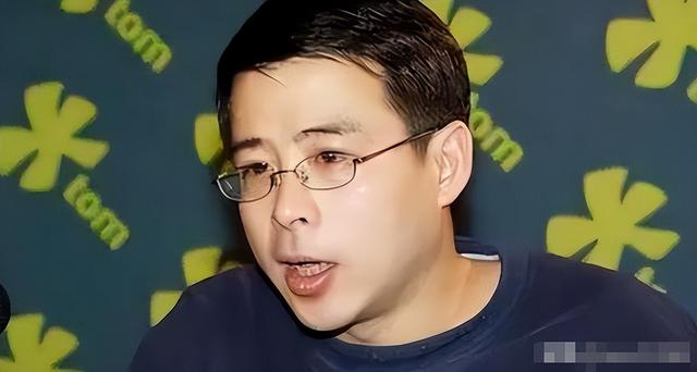 曾扬言要让中国向世界道歉的阿丘，被央视除名后，如今过得怎样