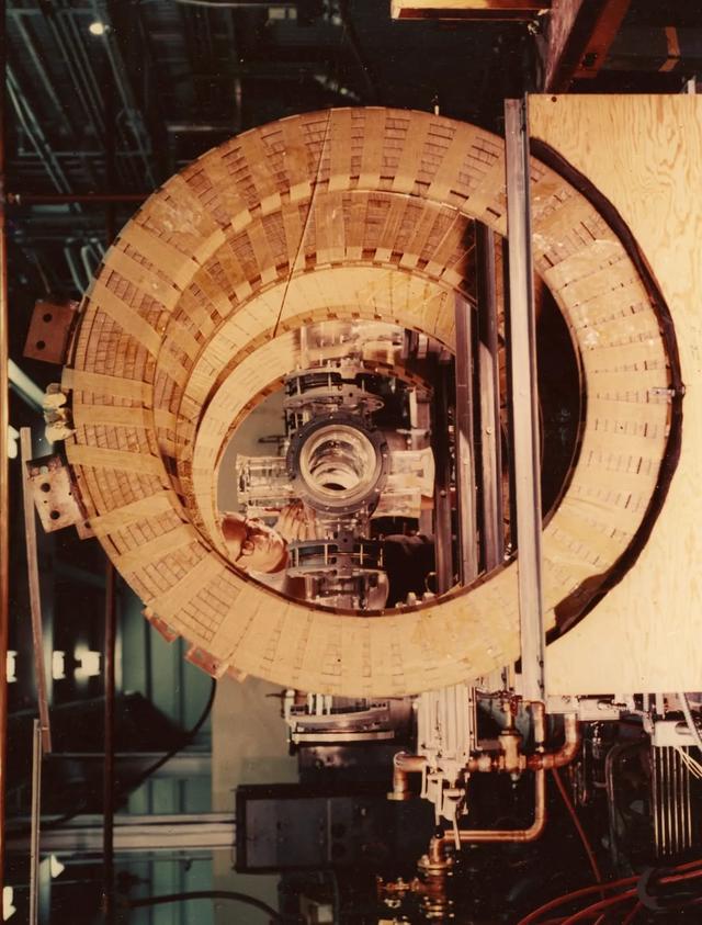 推开44吨的秘密：关于那扇“世界最重之门	”的硬核往事