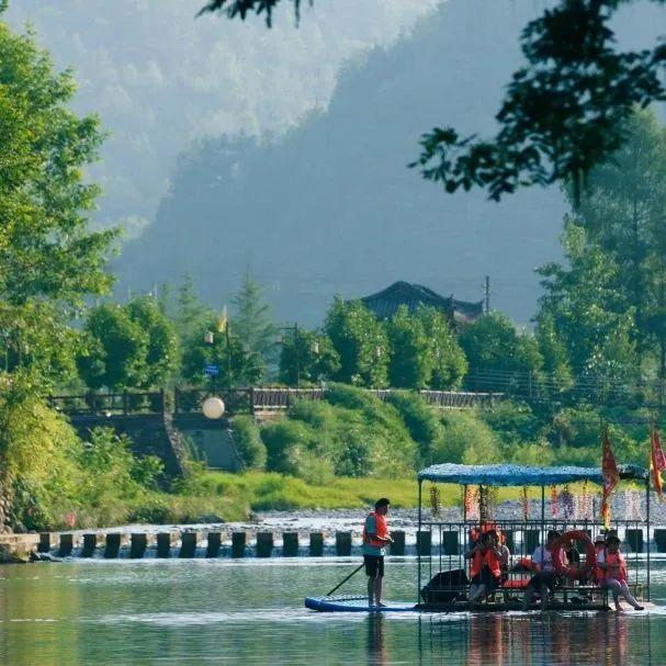 凉爽新大陆！成都出发高铁2.5h抵拢18℃的古韵之城，风景堪比阿勒泰，美食多到吃不完！