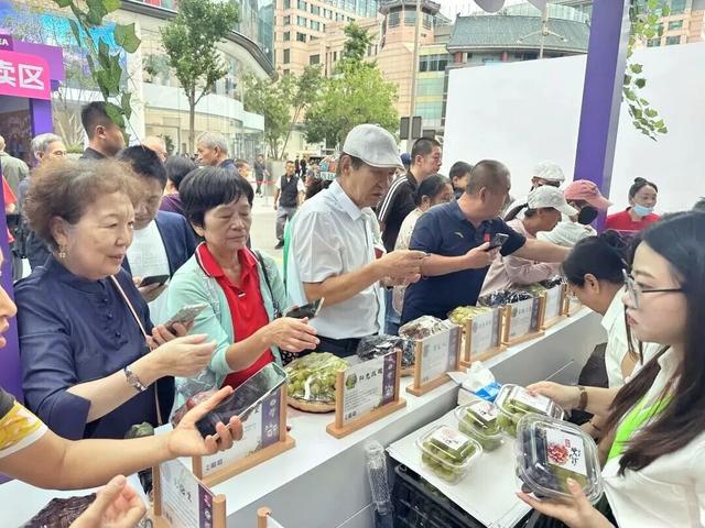 乌海葡萄香吹到了北京王府井→