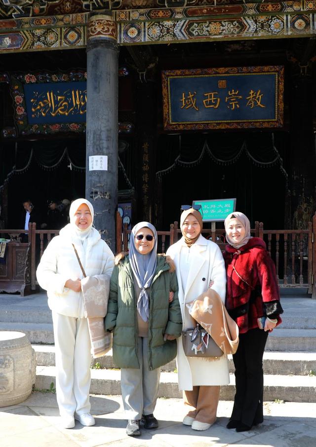 马来西亚国会下议院议长丹斯里佐哈里阿都西安商务文化交流行侧记