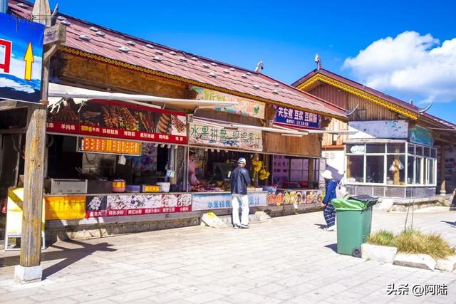 沙力旅游服务驿站曾是很完美的观景平台，可惜目前已经略显破败