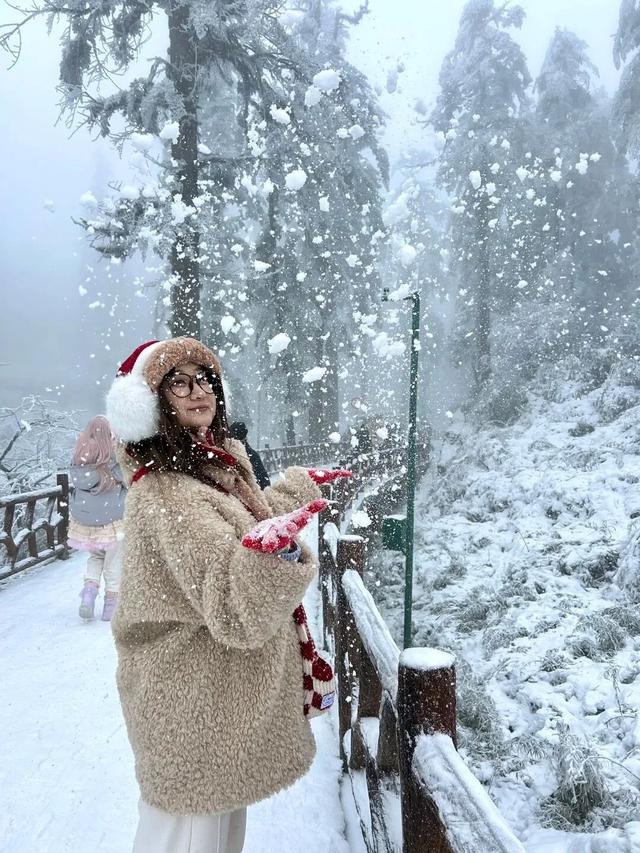 不说了，我要去四川玩雪了！