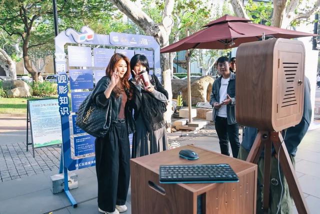 光影市集+露天电影，解锁梧桐街区新体验