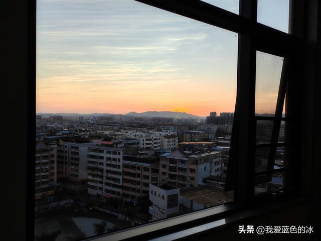 梅州这家酒店深夜粥到种类不少，做得真棒！