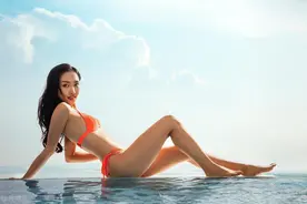 床上无“性”，床下随便，中年男子出轨富婆女友爆其吃软饭！图片