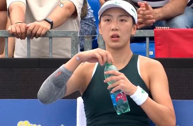 0-2！王欣瑜无缘决赛，输球原因曝光，主办方诡计得逞，太不公平