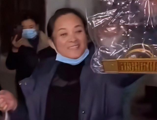 朱小伟做梦都没有想到，离婚四年后，陈亚男依旧不肯放过自己