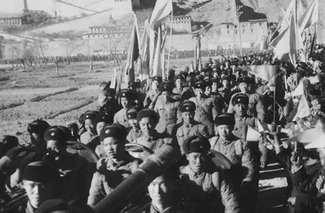 63年国庆，毛主席见到一少尉排长忽然问道：就是你“口出狂言”啊