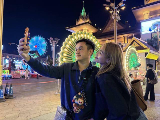 【外眼看云南】 一程“胞波”路 满城烟火亲——缅甸顶流博主的芒市初体验