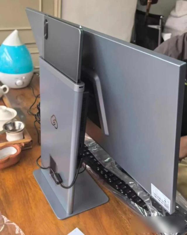 5.3公斤的显示器竟藏着平板？运营商清库存暗藏玄机