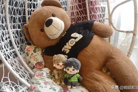 男子网购买1.68米的娃娃到货后仅1.58米，要求退货退款无果后，以被欺诈为由，将卖家告上法庭图片