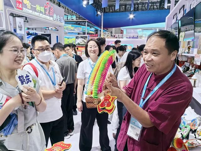 临沂文旅亮相2025中国文旅产业博览会 首日非遗展演引热潮