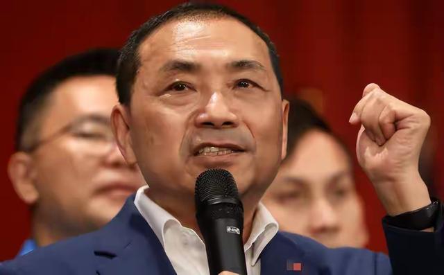 郑丽文不装了？国台办回应武统后，郑丽文宣称：绝不放弃武力保台