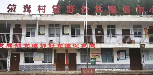 后续！网红开飞机直播坠机身亡，飞机花了35万，烧得只剩一条腿了
