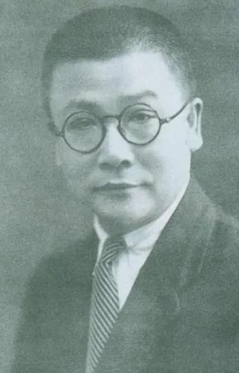 1949年，李克农进毛主席房间看了看床底，脸色大变拔枪就冲向寺庙