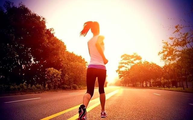 武汉一名年仅33岁女性！在持续高温下坚持户外晨跑，回家后倒地！