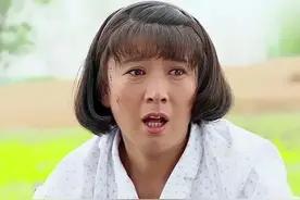 靠冯巩挤走闫妮，一步步成为苦情专业户，她一出场就知剧中谁最苦图片