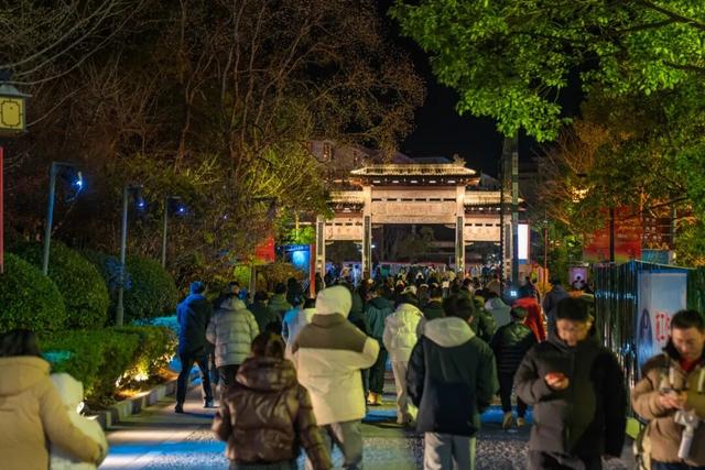 赴约吗？印象大红袍的精彩，今夜依旧