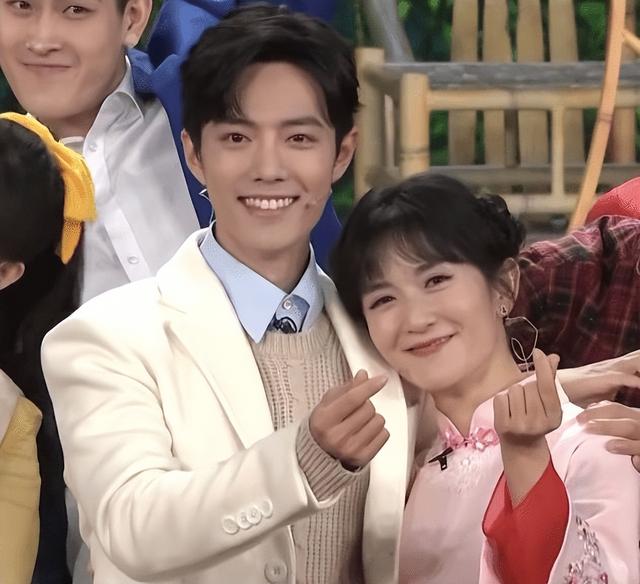 何炅也没想到，《快本》停播仅4年，谢娜的主持界地位已高不可攀